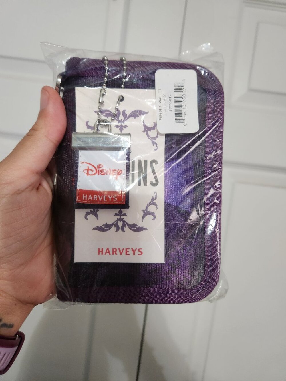 Harveys x Disney Good vs Evil - One More Bite Snow White and Evil Queen Wallet